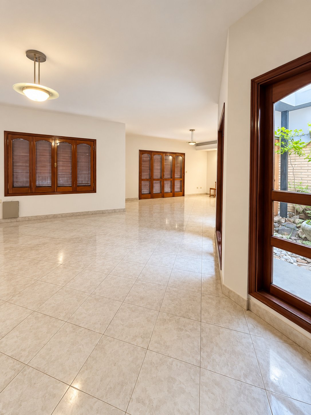 Amplia Casa en Barrio Mariscal López — Foto 4